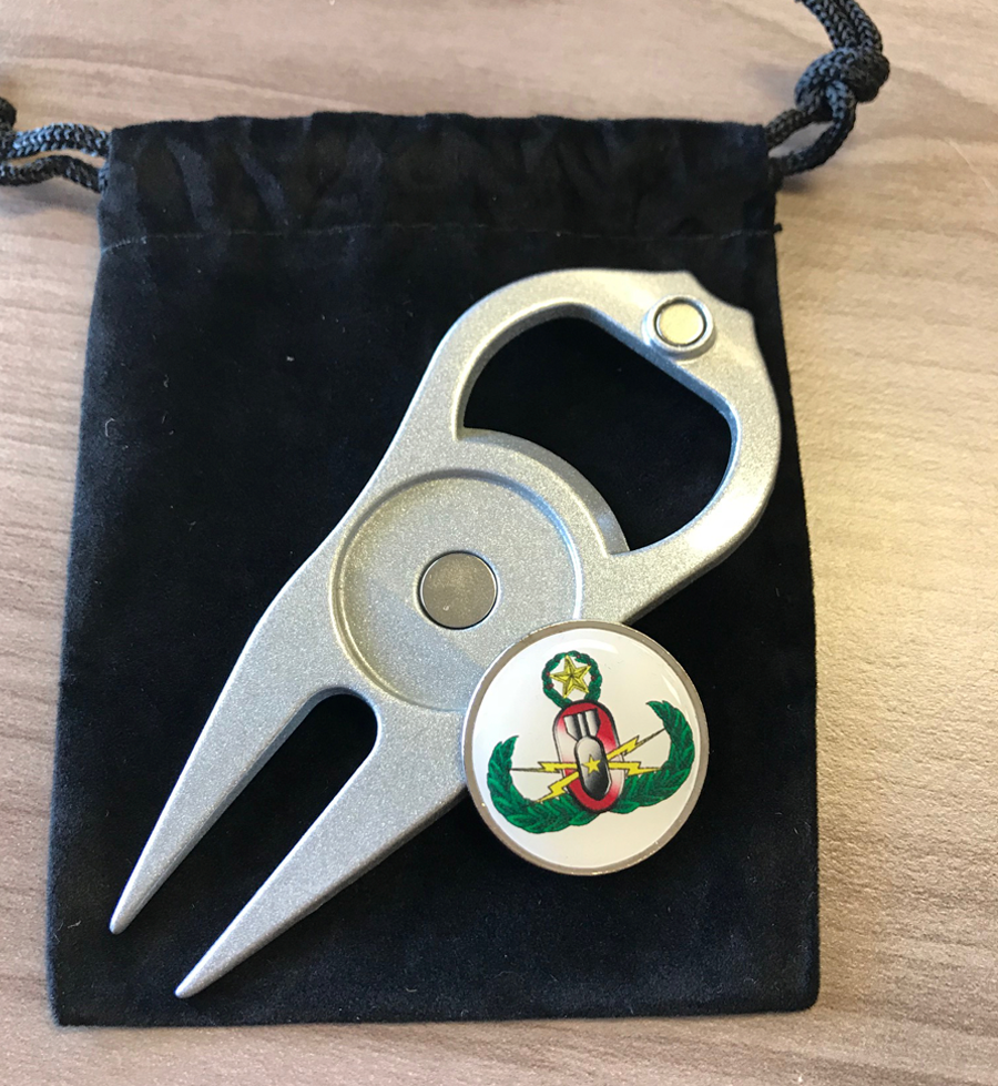 Divot Tool