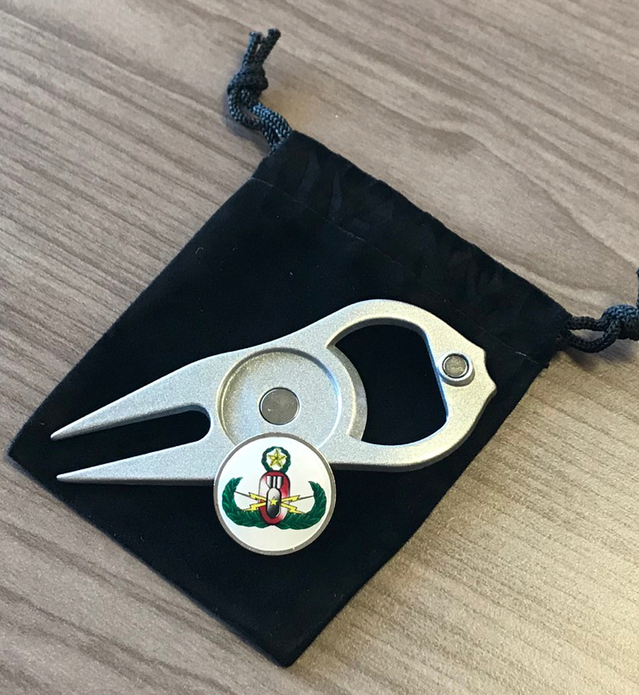 Divot Tool